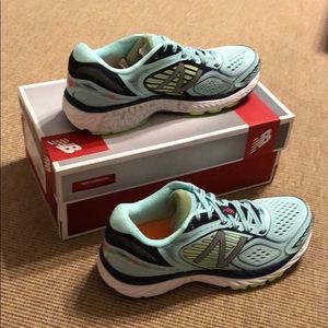 NWT Women’s New Balance 860 v7 size 9.5